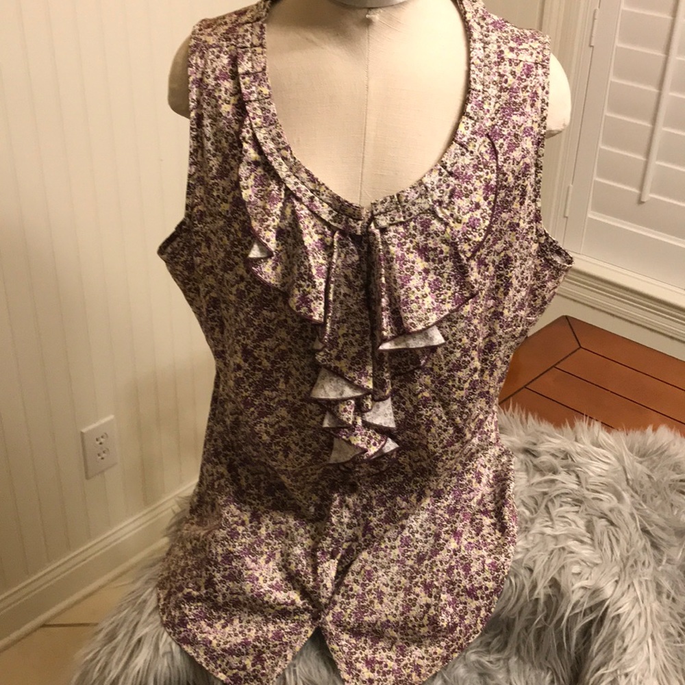 Multi color purple short sleeve blouse w ruffles